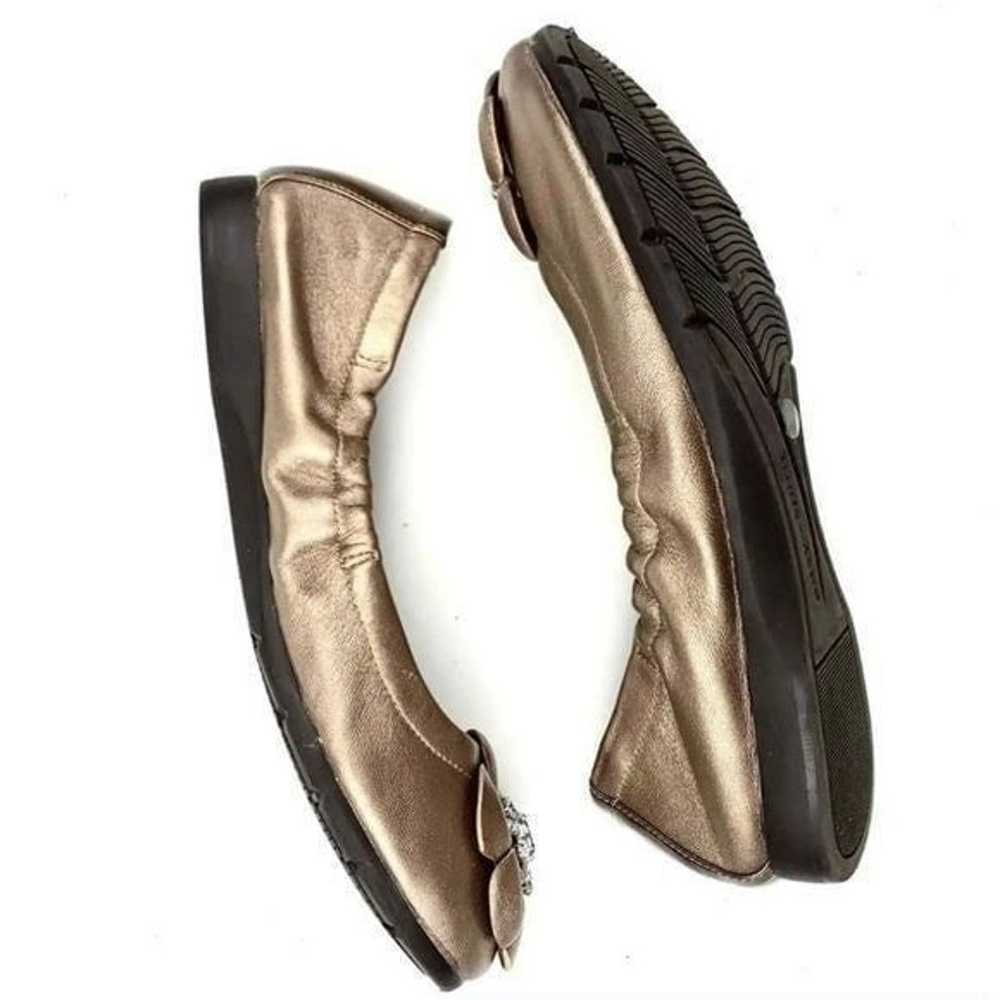 Easy Spirit Sedane bronze Metallic flower Leather… - image 3