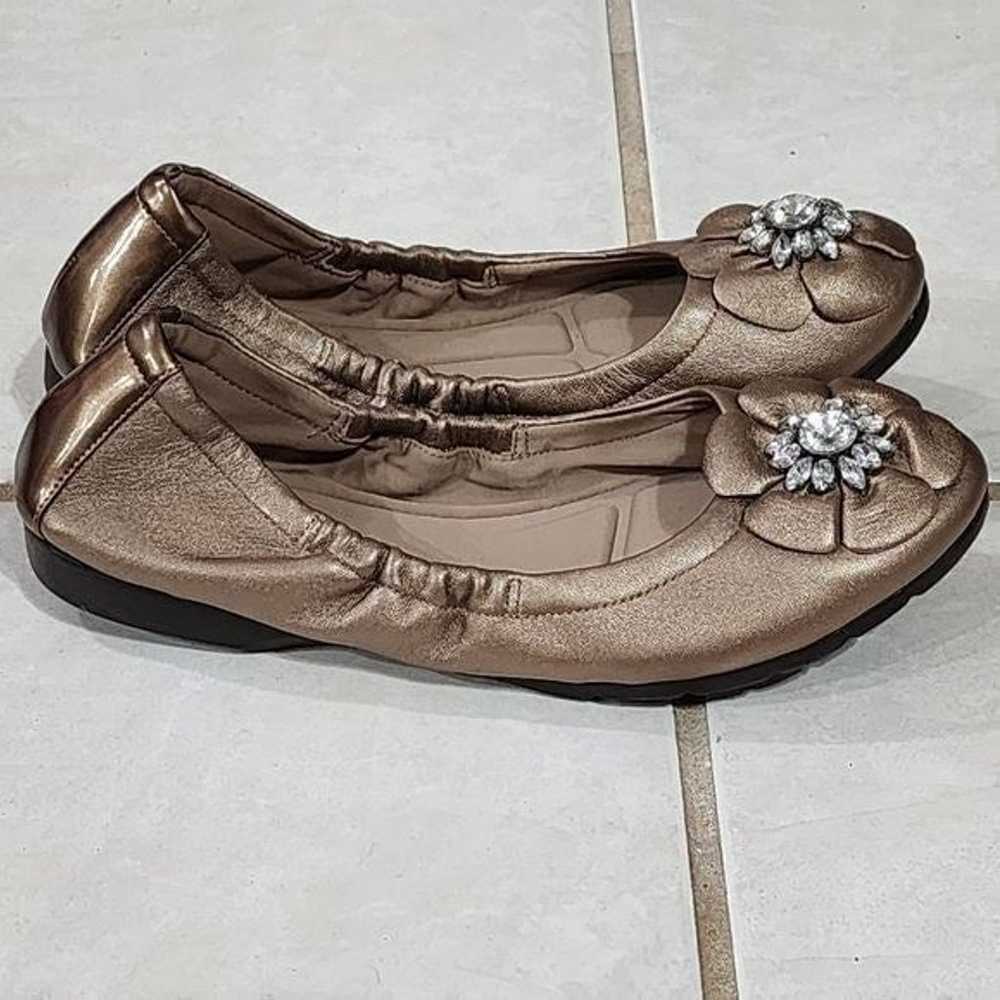 Easy Spirit Sedane bronze Metallic flower Leather… - image 8