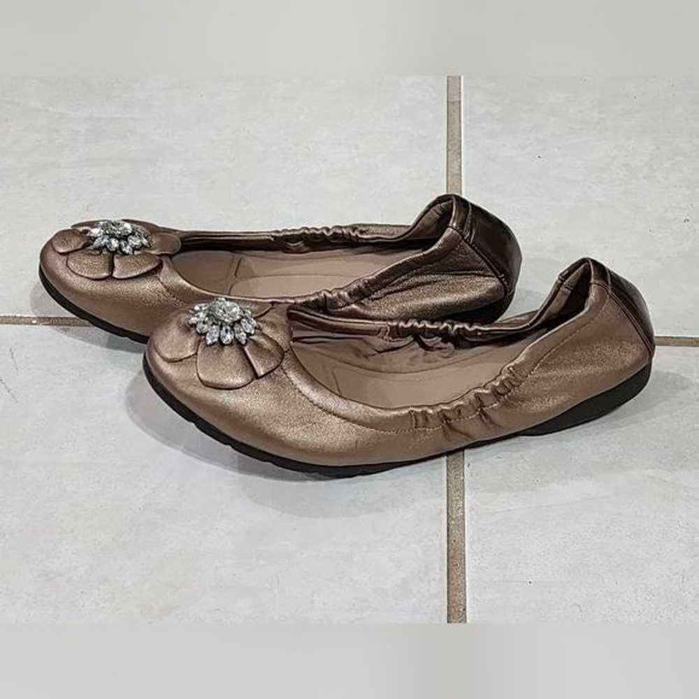 Easy Spirit Sedane bronze Metallic flower Leather… - image 9