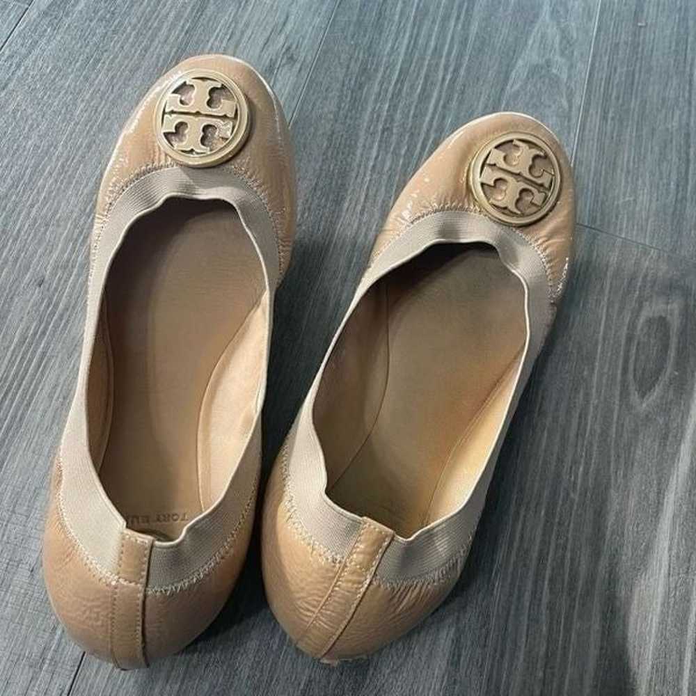 Tory Burch tan beige ballet flats with gold logo … - image 2