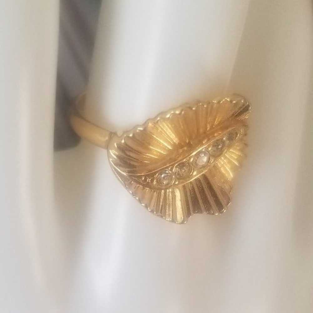 Fashionable & Trending Avon Gold Tone Crystal Ring - image 3