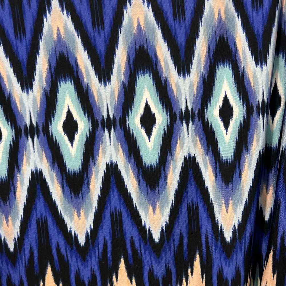 Chico's Geometric Ikat Tie Dye Cold Shoulder Cuto… - image 5