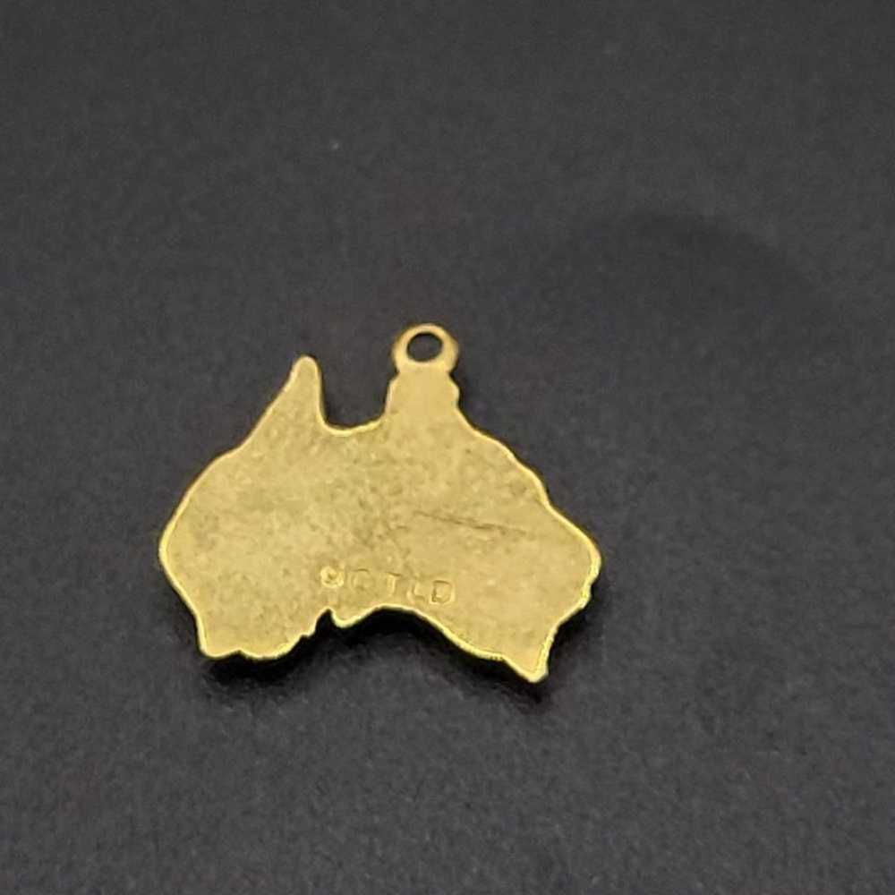 Small 9CT LD Kangaroo Gold pendant - image 7