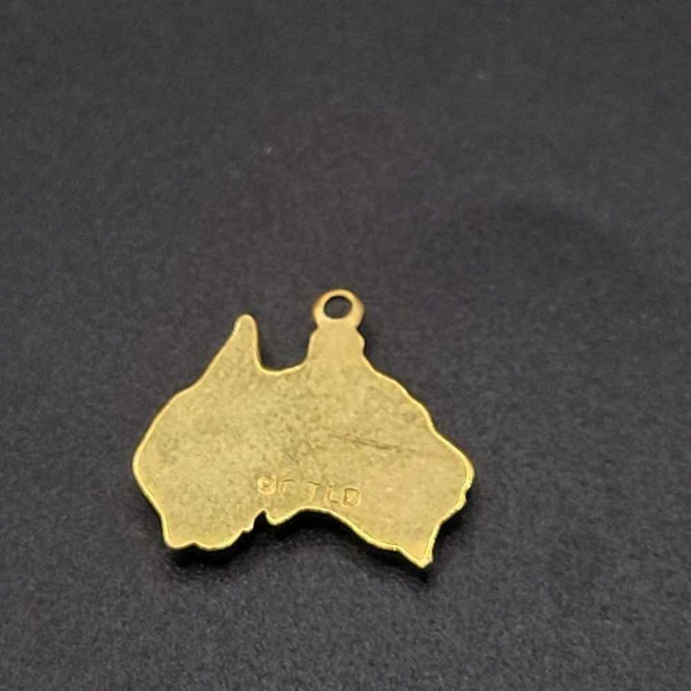 Small 9CT LD Kangaroo Gold pendant - image 8