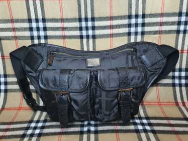 Burberry black label crossbody - Gem