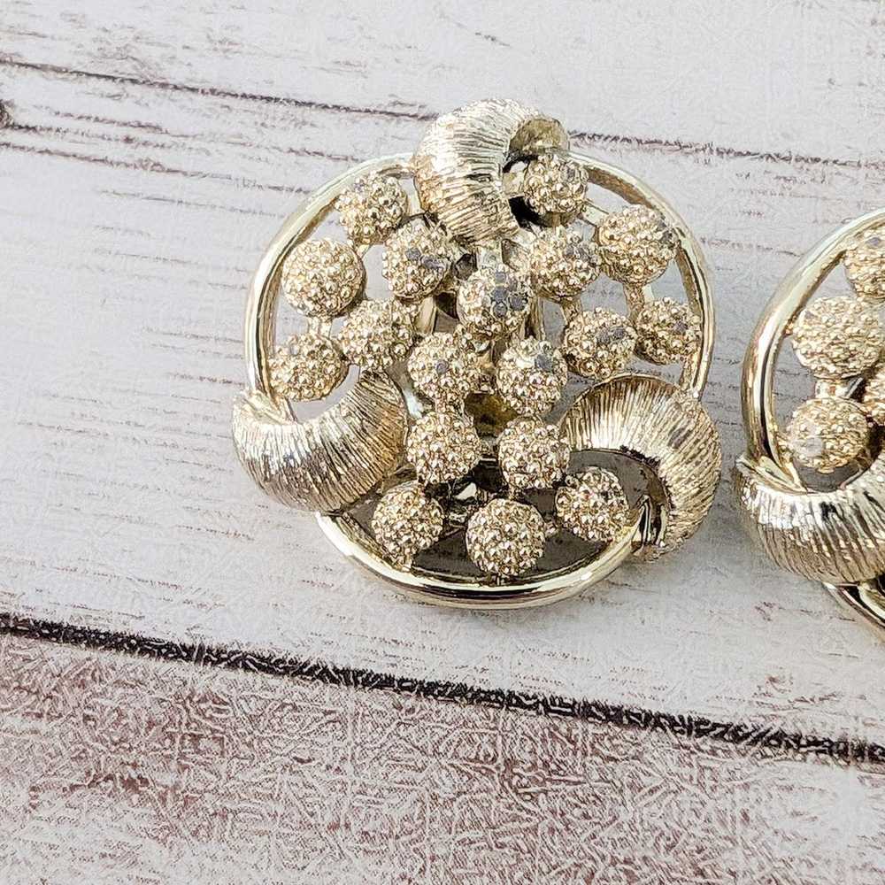 Vintage Clip On Earrings Large Gold Tone Statemen… - image 4