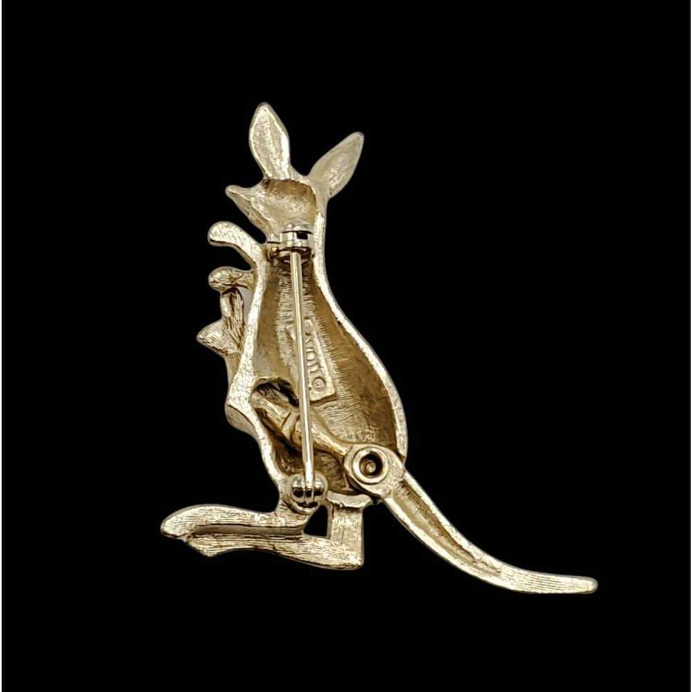 Vintage Gold Metal AVON Signed Australia Kangaroo… - image 5