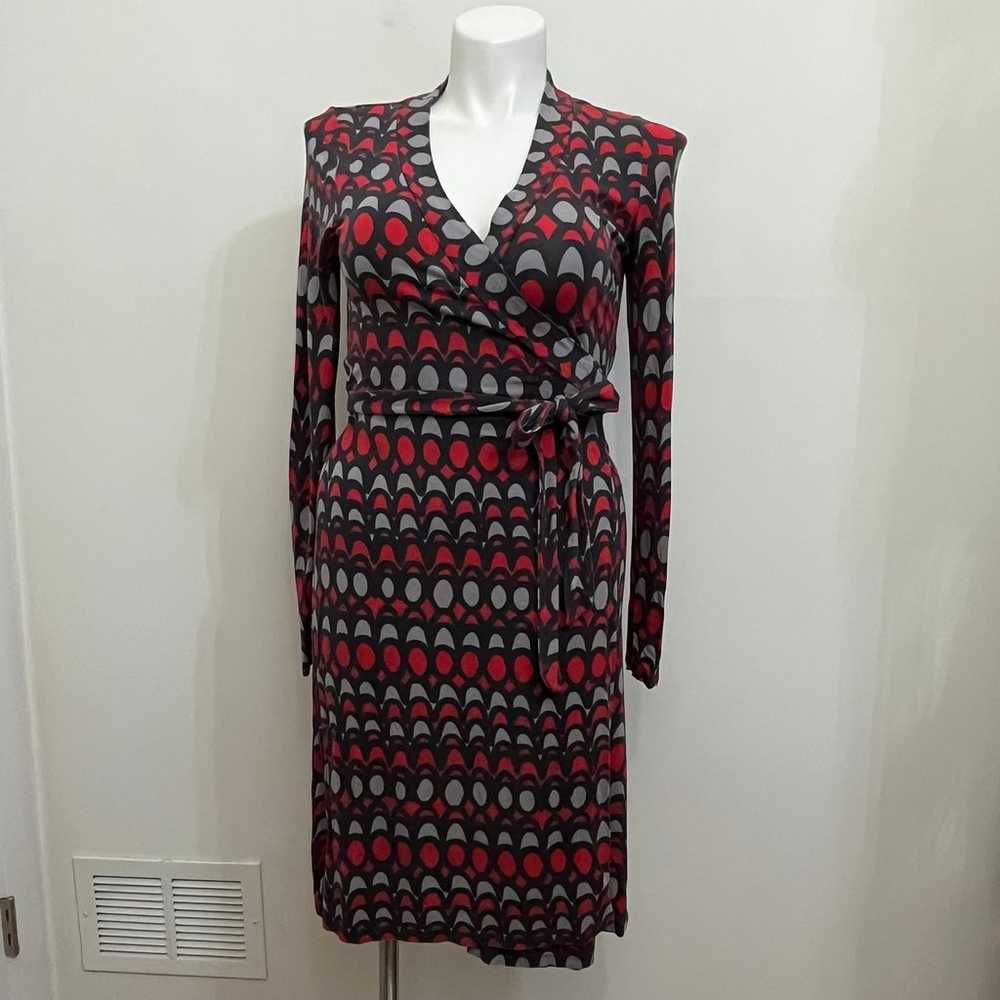 Boden wrap Dress is in like new condition.  Size 8 - image 2