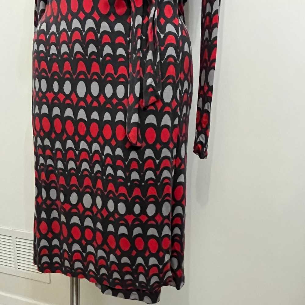 Boden wrap Dress is in like new condition.  Size 8 - image 6