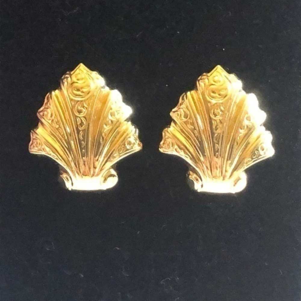 Monet Gold Tone Vintage Shell Pierced Earrings - image 1