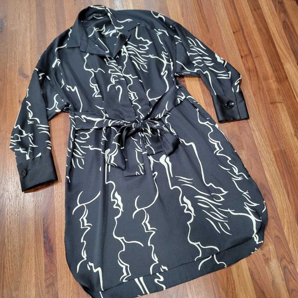 Zara Woman Abstract Print Midi Dress Hidden butto… - image 5