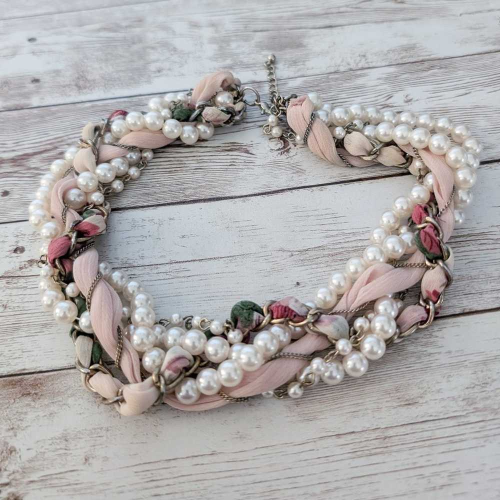 Vintage Necklace Unusual Faux Pearl & Fabric Twis… - image 2