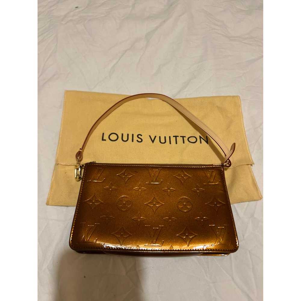 Louis Vuitton Lexington patent leather handbag - image 9