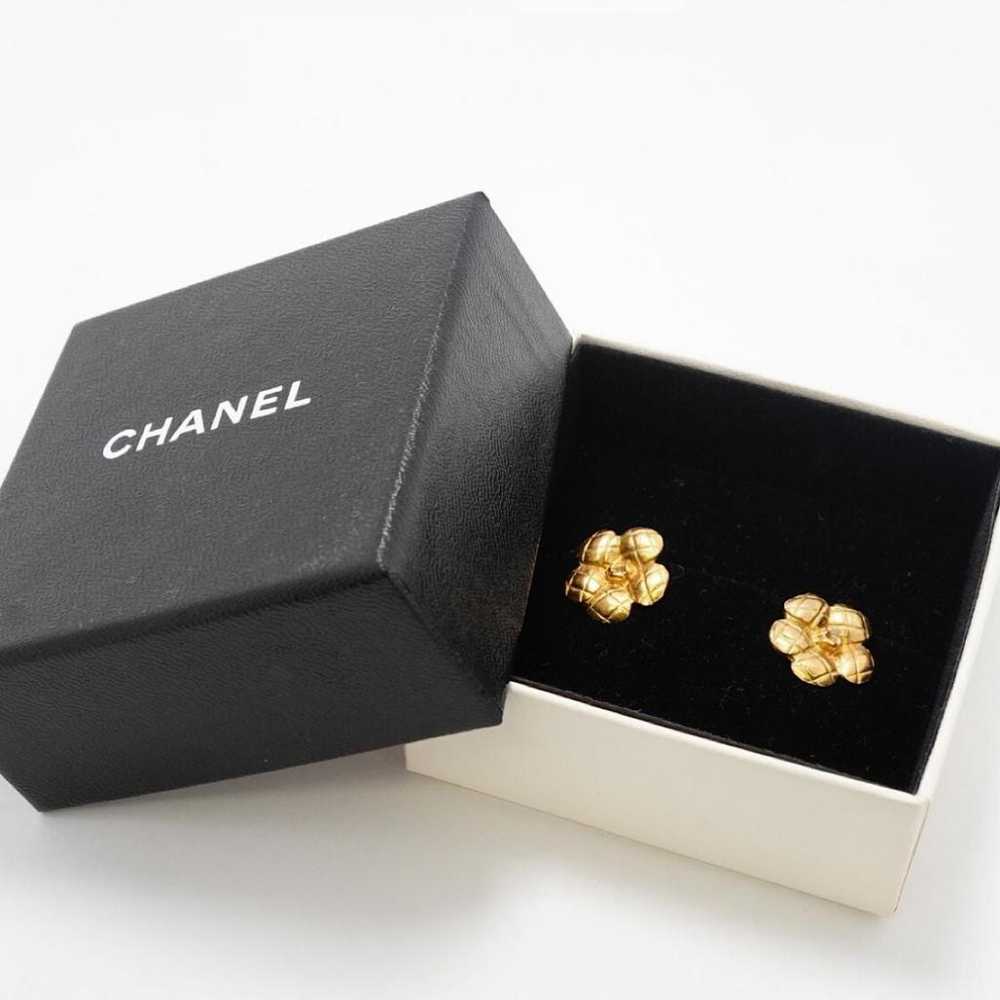 Chanel Camélia earrings - image 6