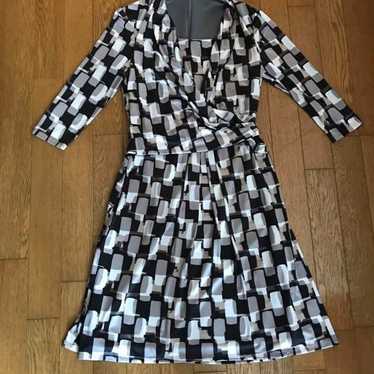 Geometric Pattern Long Sleeve Wrap Dress