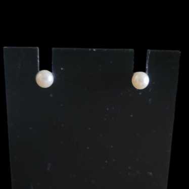 Vintage Pearl Earrings - image 1