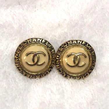 Excellent condition Chanel logo vintage earrings