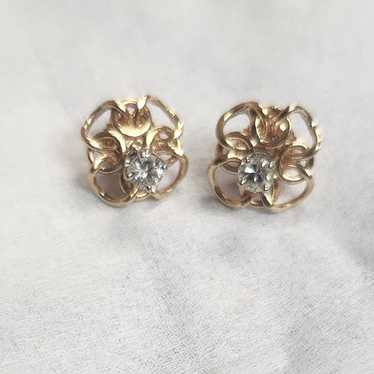 14k Yellow gold Diamond stud earrings