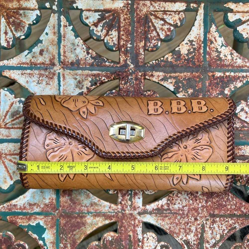 Vintage 1970s Hand Tooled Leather Brown Tan/2 ton… - image 7