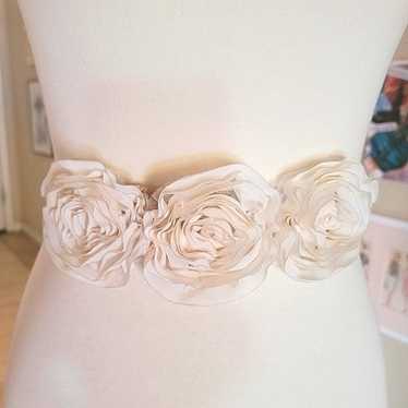 Vintage Cream Rosette and Gold Rattan Belt - image 1