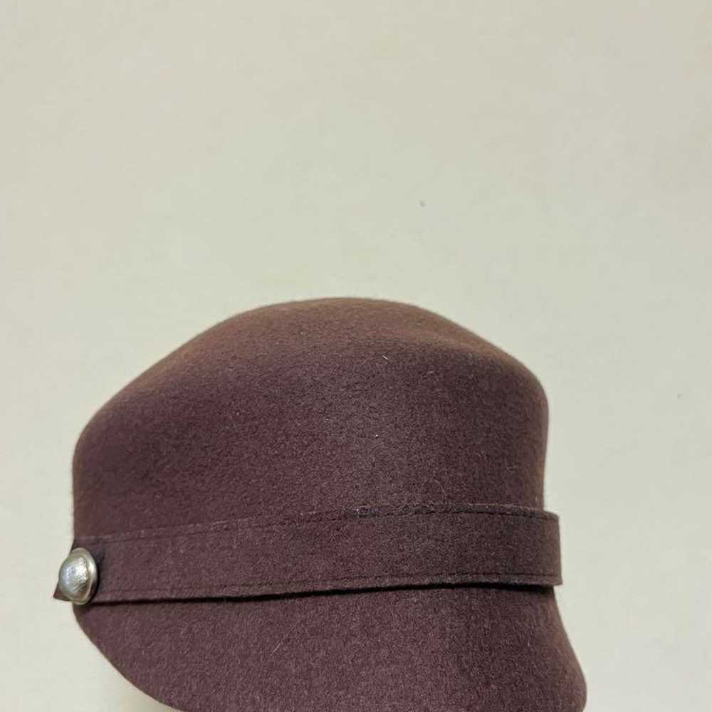 Wool hat with a belt - image 2