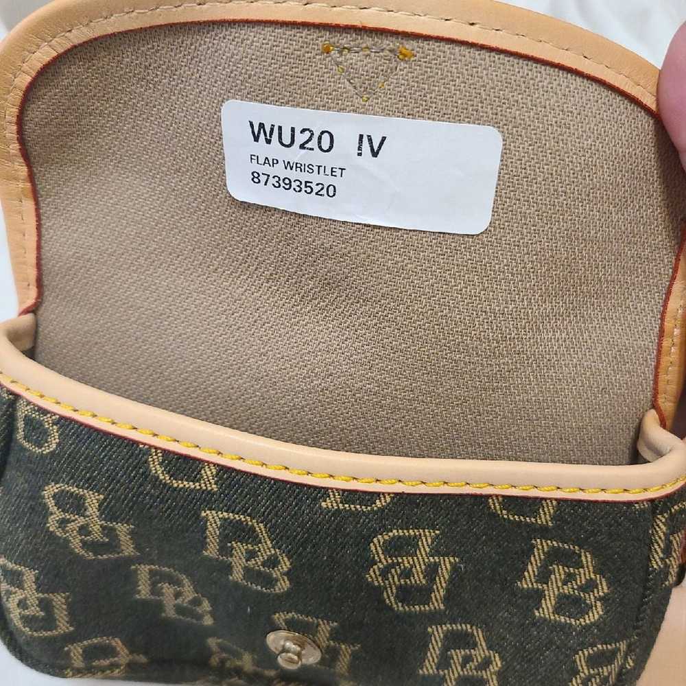 Vintage Dooney and Bourke Wristlet - image 3