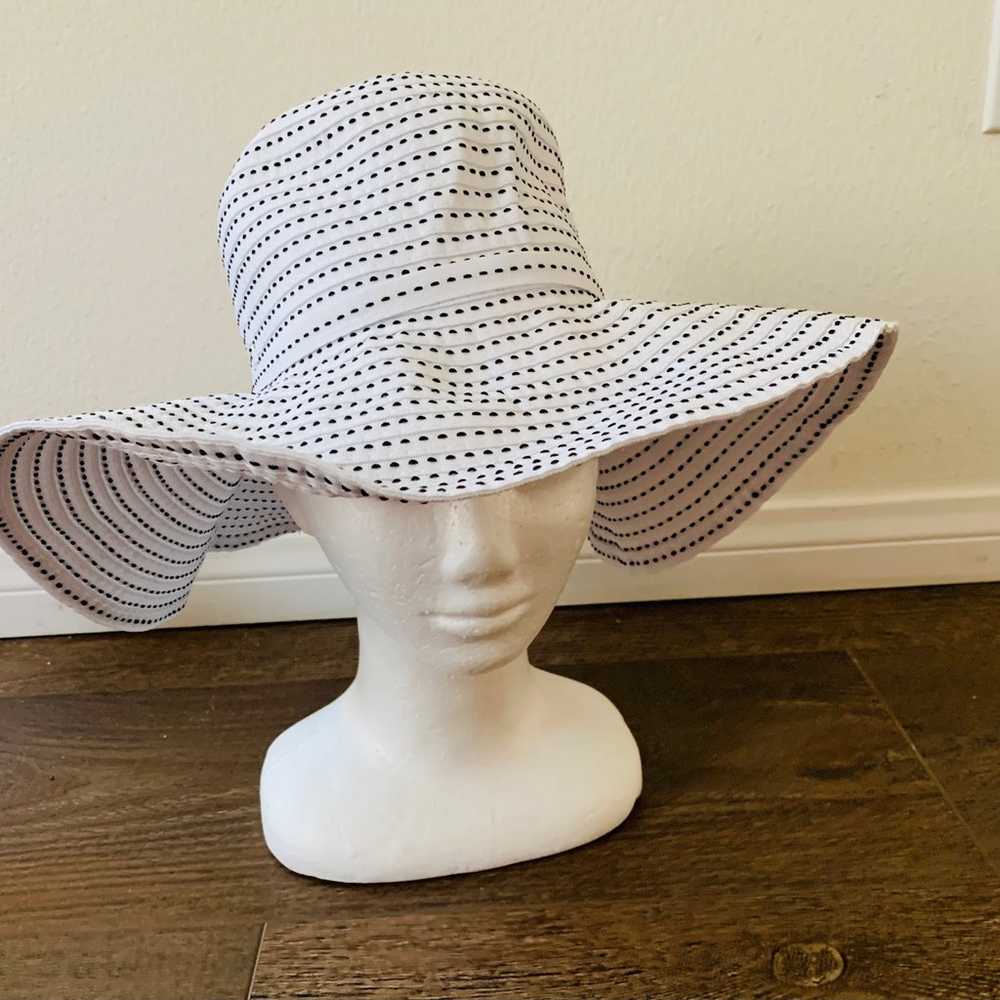 Sun hat - image 1