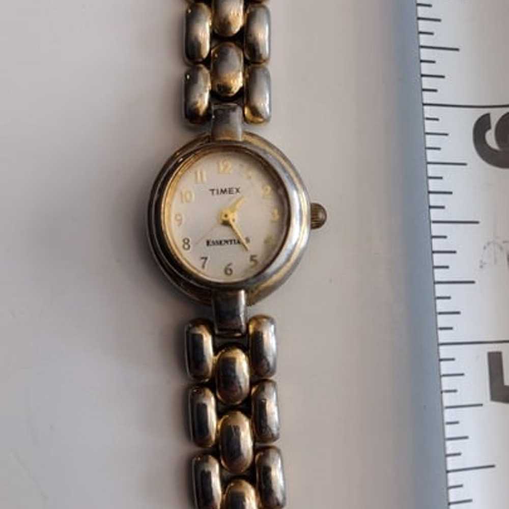 Working Vintage Women's Timex Quartz Watch - image 3