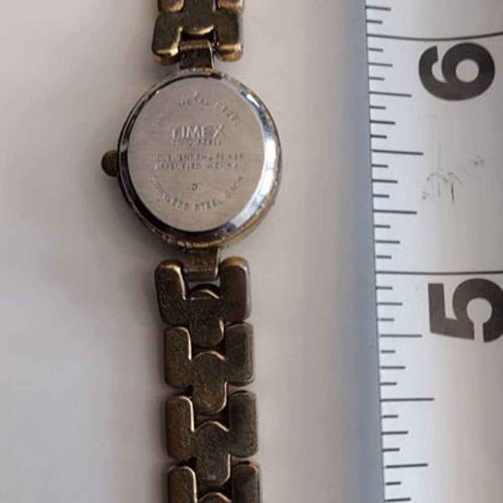 Working Vintage Women's Timex Quartz Watch - image 4