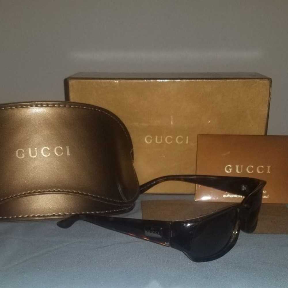 authenticated Gucci sunglasses & case - image 2