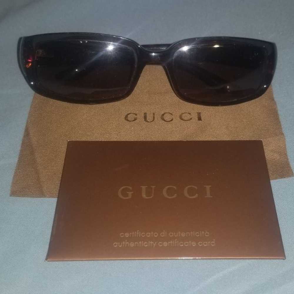 authenticated Gucci sunglasses & case - image 3