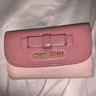 【関税&送料込】Miu Miu Pastel Pink Leather Keyring Miu Miu Leather Trick in Natural | Lyst