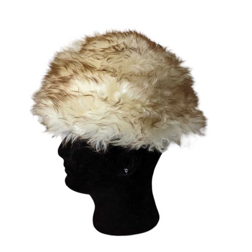 Vintage 70s Womens Fur Hat Genuine Tuscan Lamb Sk… - image 1