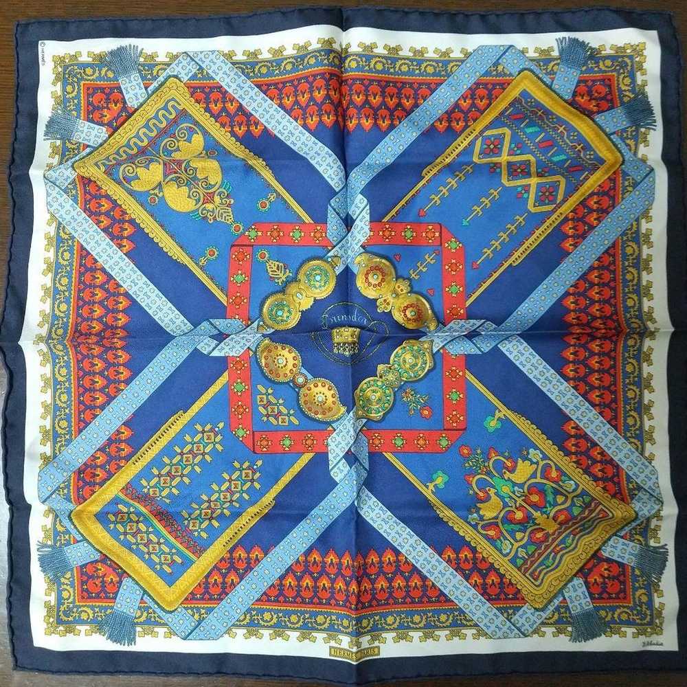 Hermes Petit Scarf Petit Carre Brins d'or Cal45 - image 1