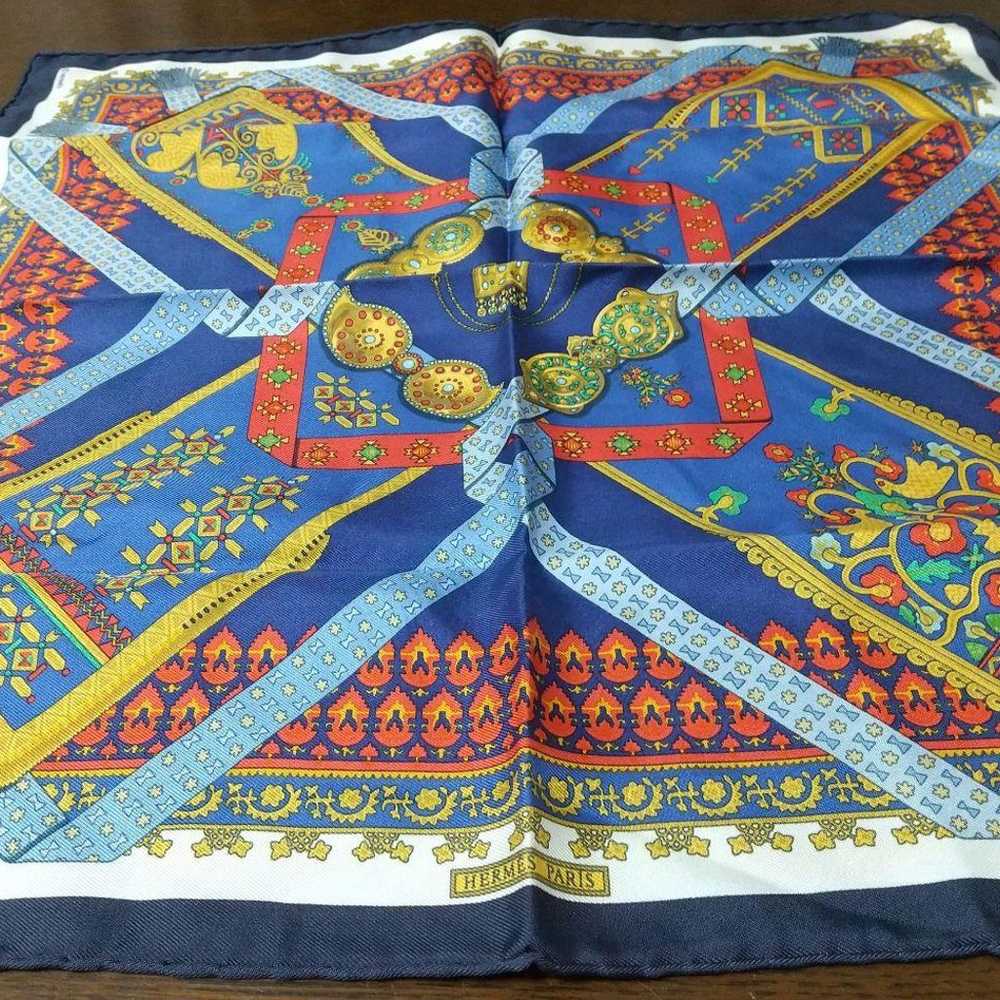 Hermes Petit Scarf Petit Carre Brins d'or Cal45 - image 2