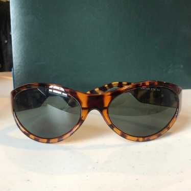 Oscar De La Renta Vintage Sunglasses