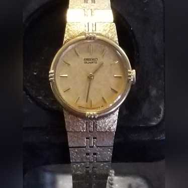 Vintage 90s Seiko Y2K watch beautiful