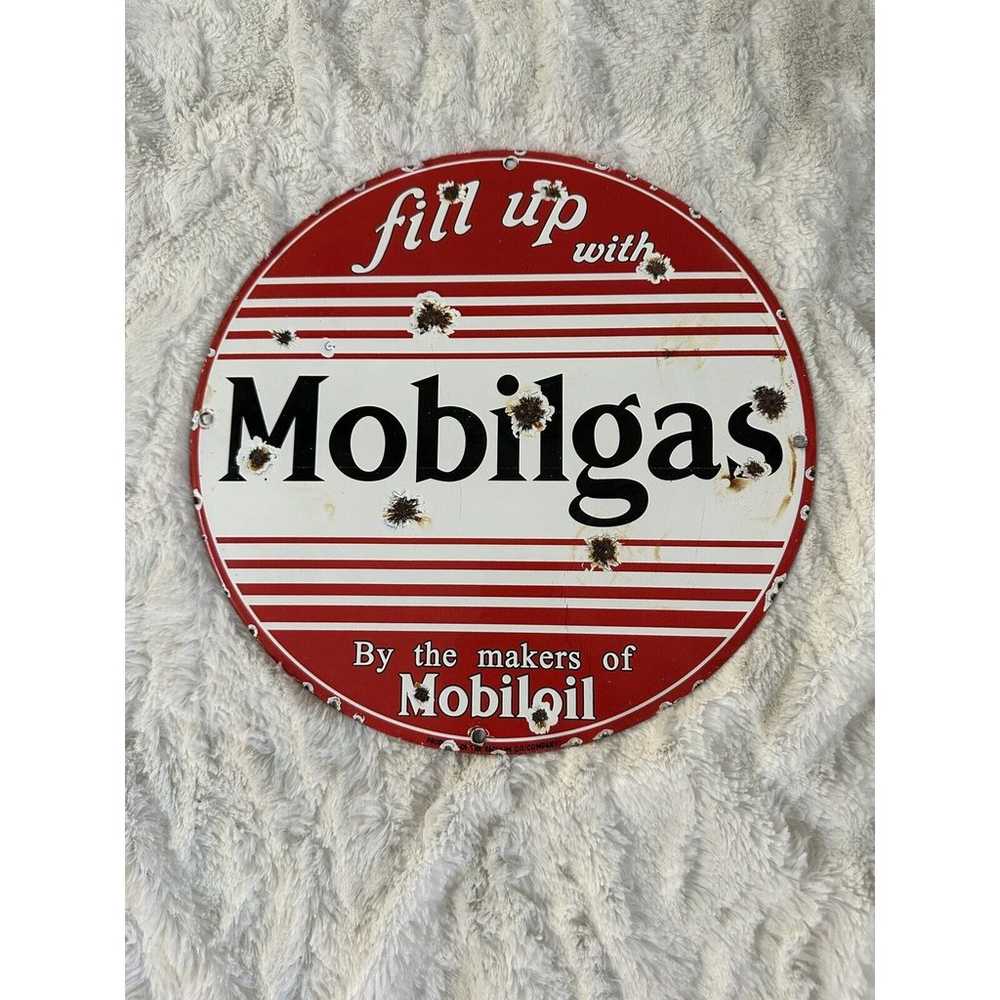 VINTAGE RED MOBIL GAS MOBILOIL PORCELAIN METAL EN… - image 2