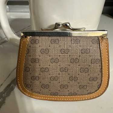 Gucci vintage kiss lock coin purse