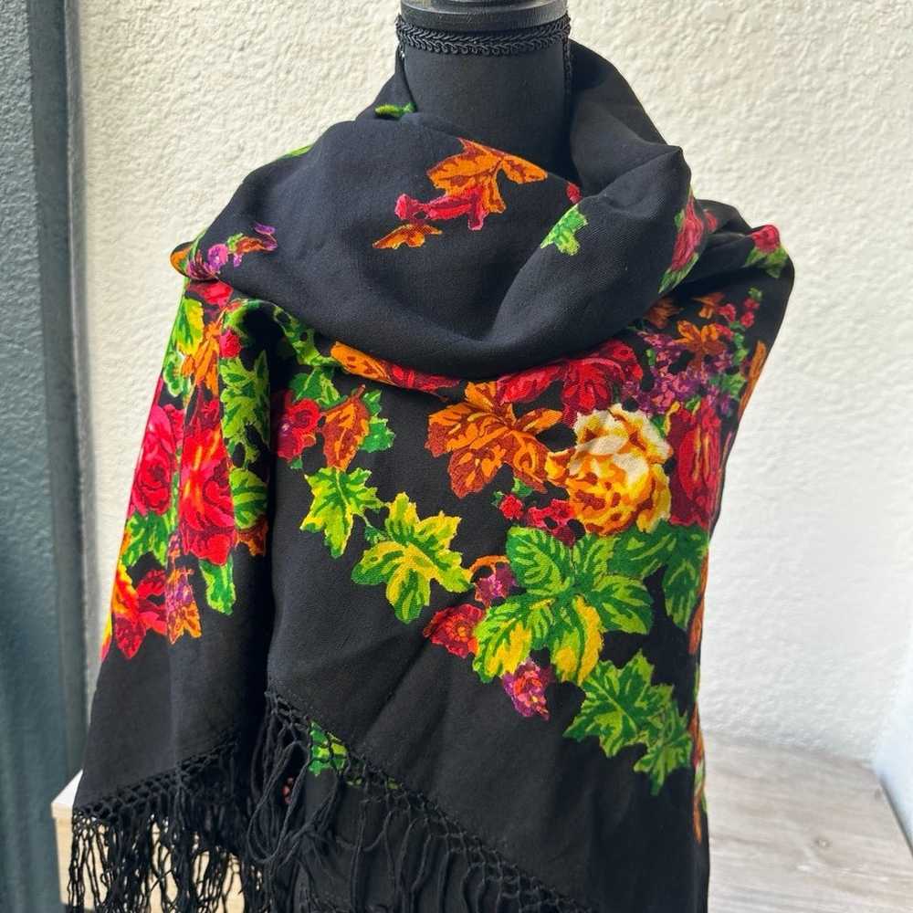 Vintage Floral Wool Shawl with Fringe - Black Mul… - image 10