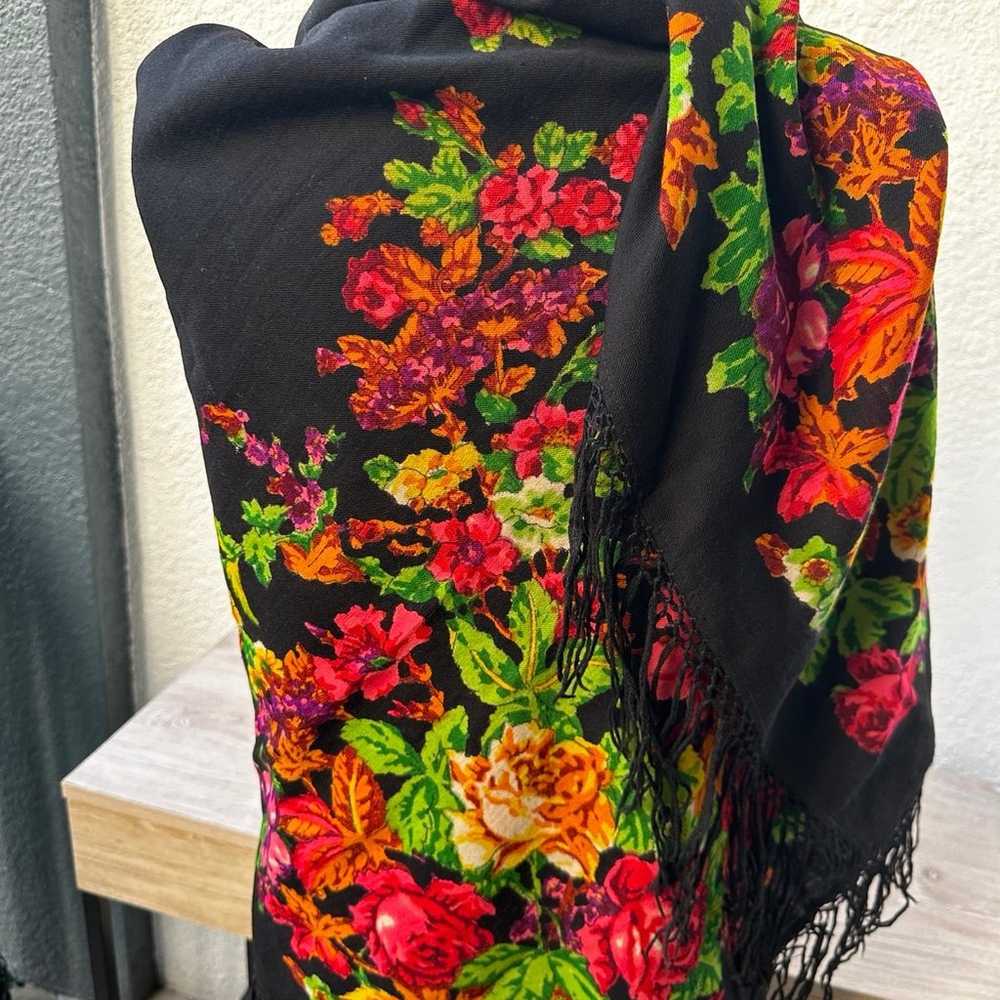 Vintage Floral Wool Shawl with Fringe - Black Mul… - image 11