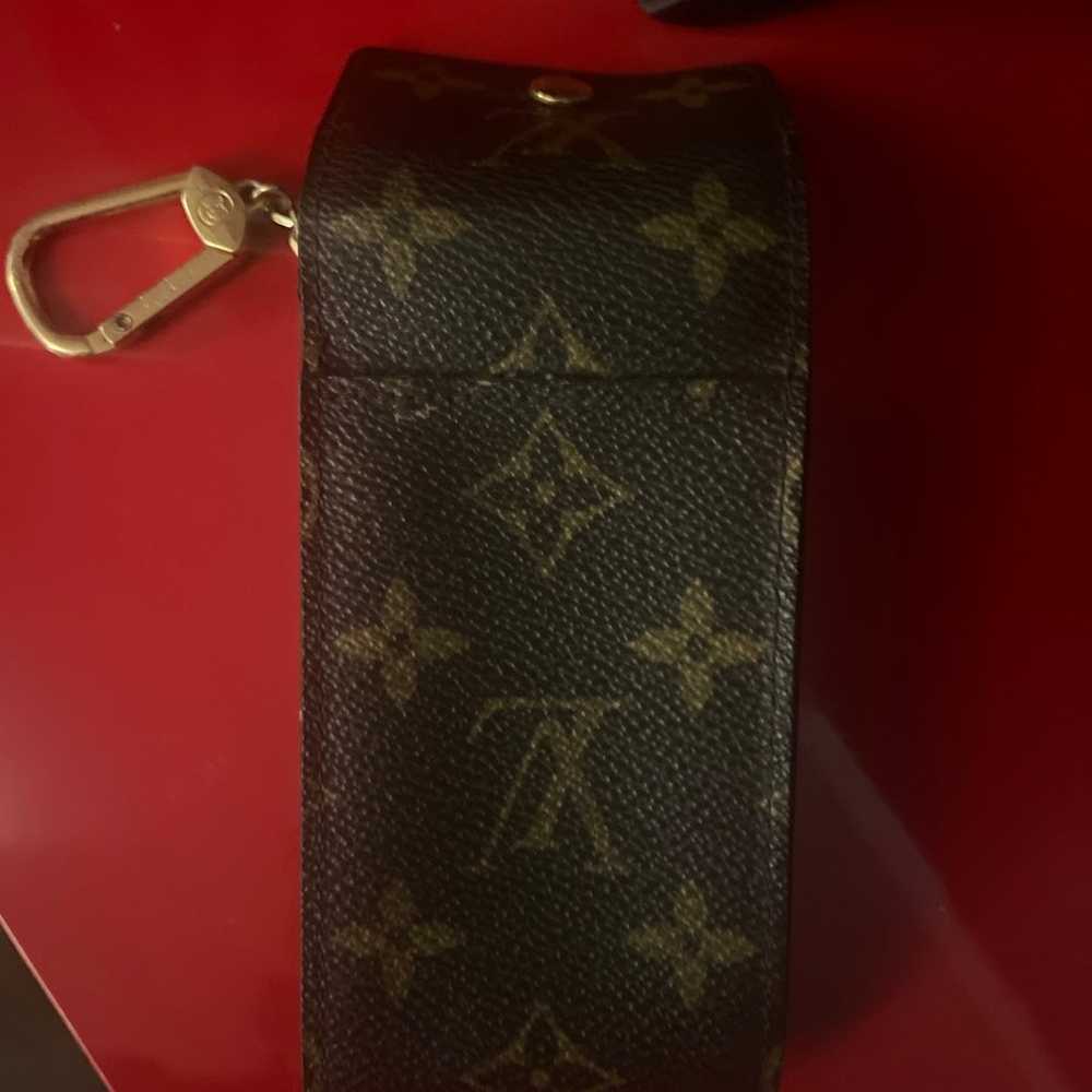 LOUIS VUITTON Monogram Porte Cles Badge Key Case … - image 4