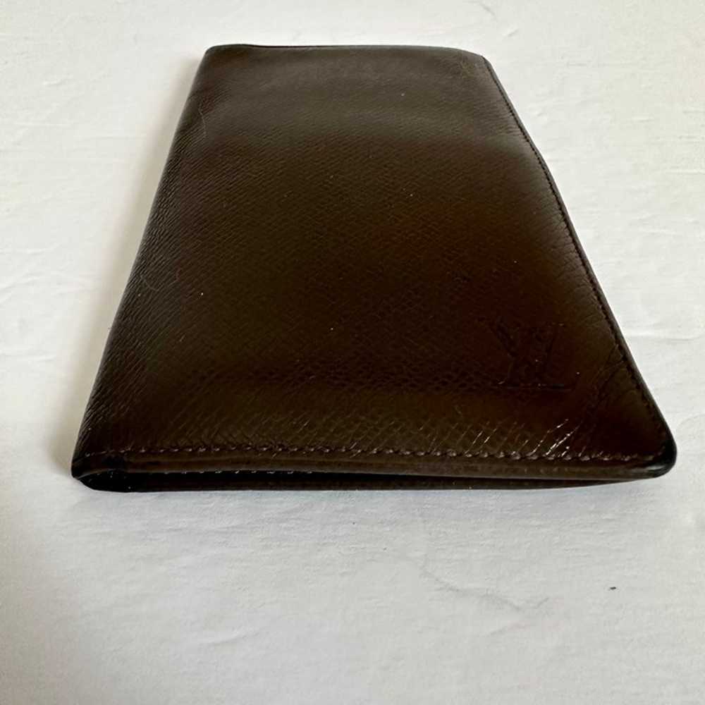 AUTHENTIC LOUIS VUITTON TAIGA LEATHER LONG BIFOLD… - image 8