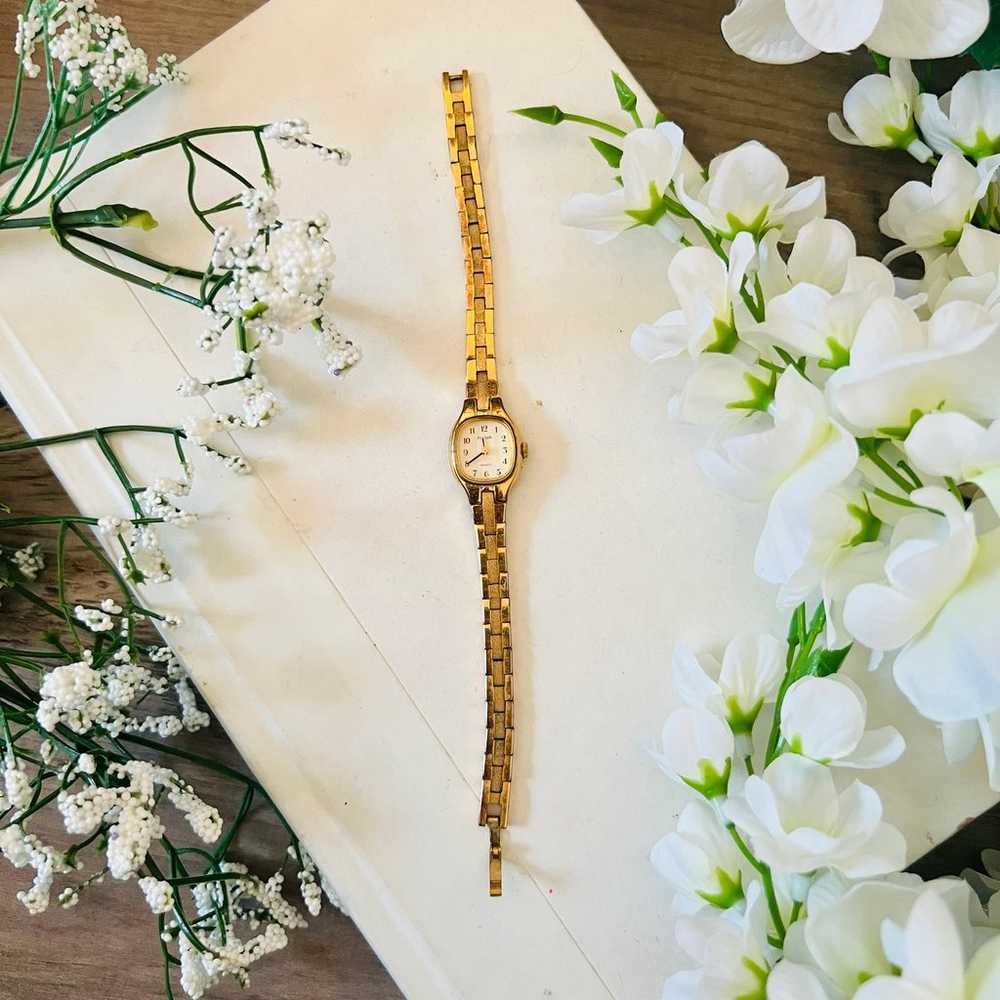 Vintage Dainty Gold Pulsar Watch - image 1