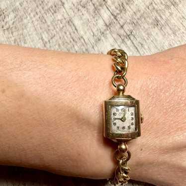 Venus 14k solid gold women’s watch