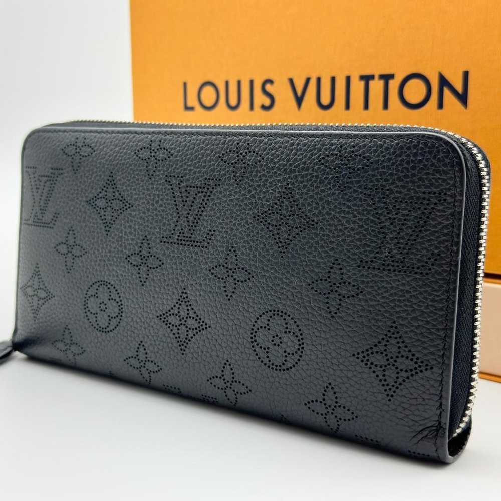 【Excellent Condition】Louis Vuitton Mahina Zippy W… - image 1