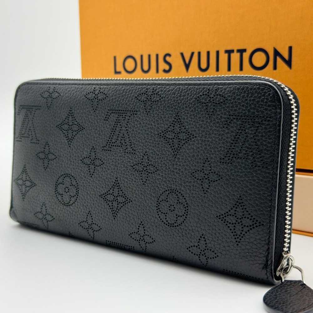 【Excellent Condition】Louis Vuitton Mahina Zippy W… - image 2