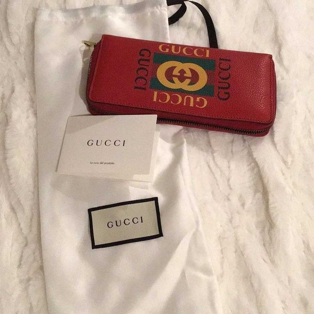 Authentic Gucci Print leather zip around - image 4