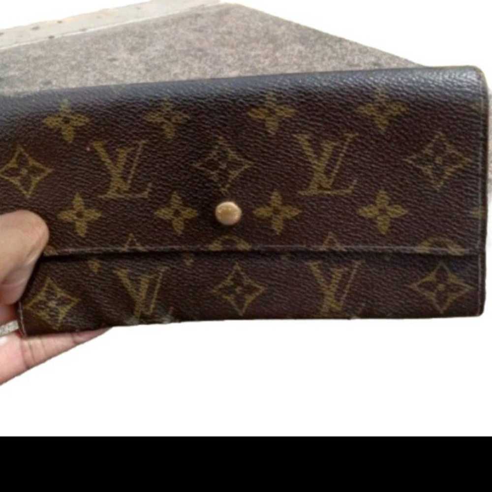 Classic LOUIS VUITTON France Wallet Monogram Sara… - image 1