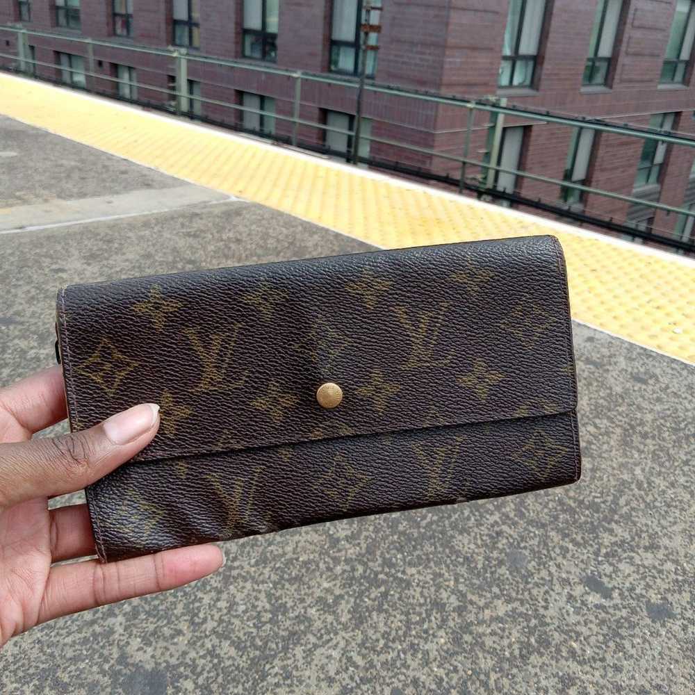 Classic LOUIS VUITTON France Wallet Monogram Sara… - image 6